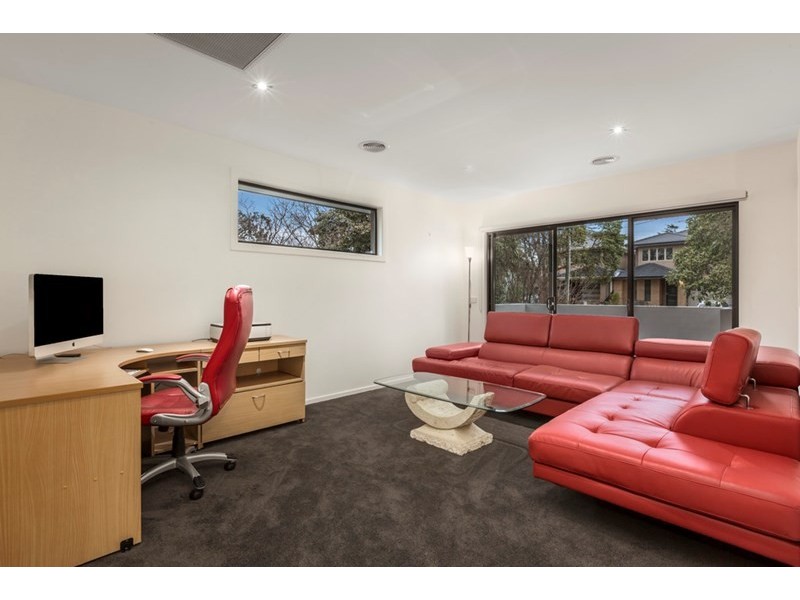 5a Colchester Drive, Doncaster East VIC 3109