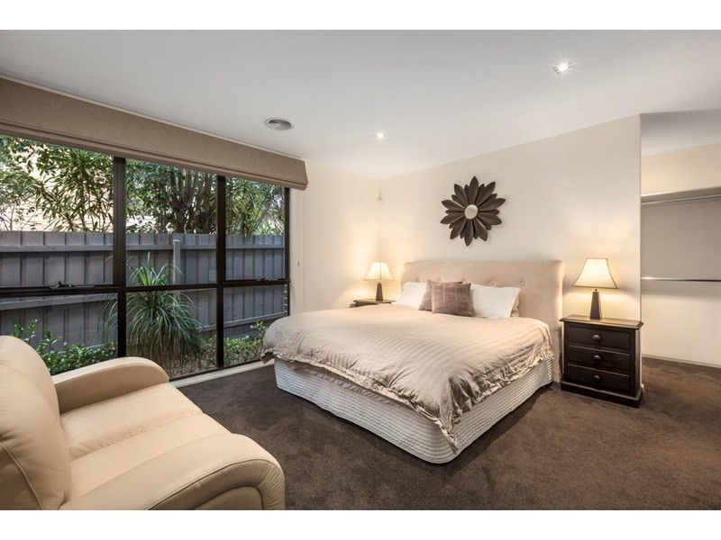 5a Colchester Drive, Doncaster East VIC 3109