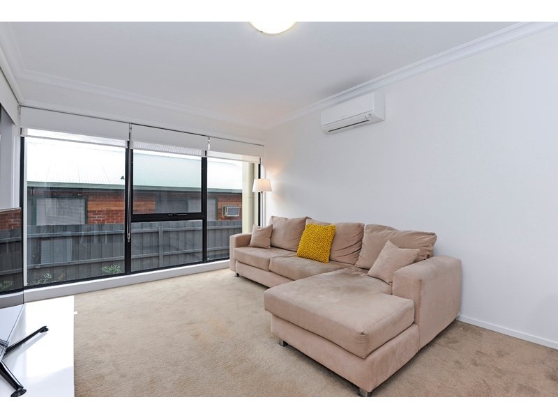 11/1042 Doncaster Road, Doncaster East VIC 3109