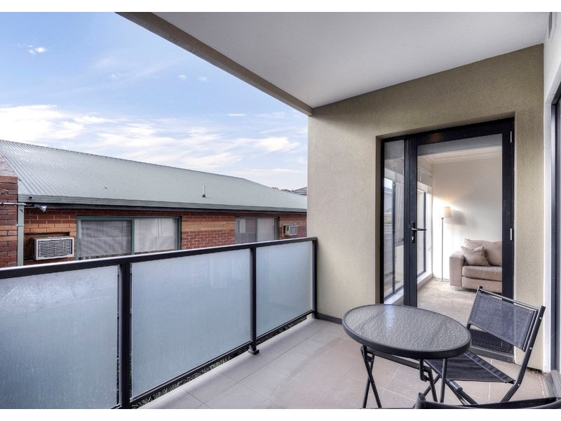 11/1042 Doncaster Road, Doncaster East VIC 3109