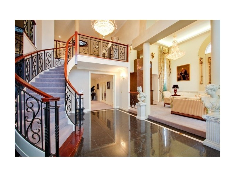 36 Sarah Crescent, Templestowe VIC 3106