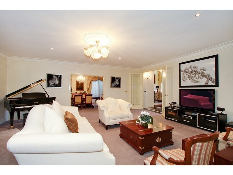 36 Sarah Crescent, Templestowe VIC 3106