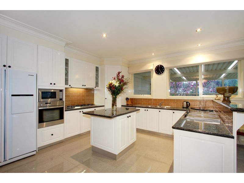 36 Sarah Crescent, Templestowe VIC 3106