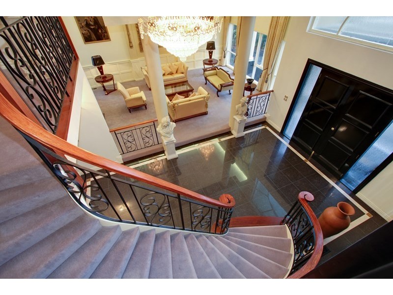 36 Sarah Crescent, Templestowe VIC 3106