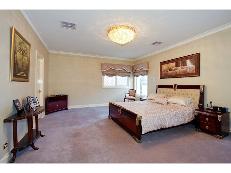 36 Sarah Crescent, Templestowe VIC 3106