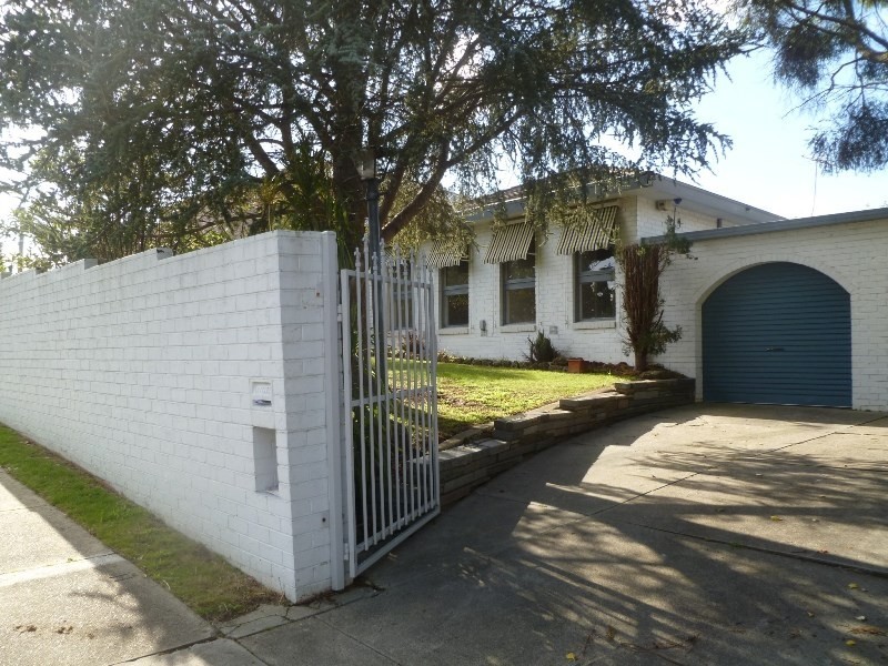 6 Runnymede Street, Doncaster East VIC 3109
