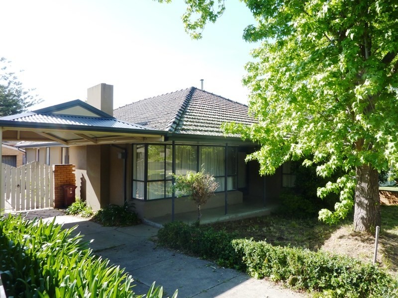 16 Underwood Drive, Donvale VIC 3111