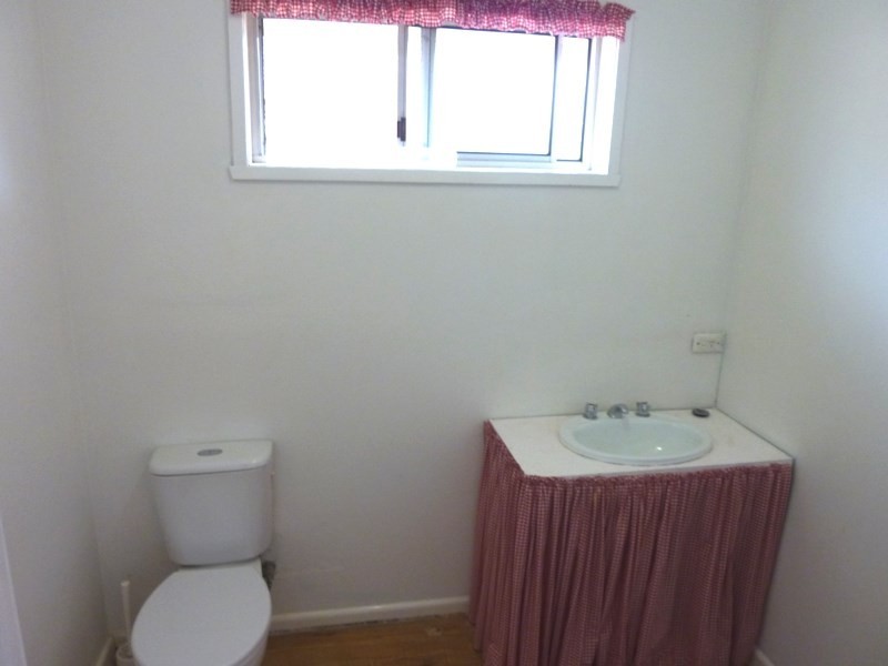 16 Underwood Drive, Donvale VIC 3111