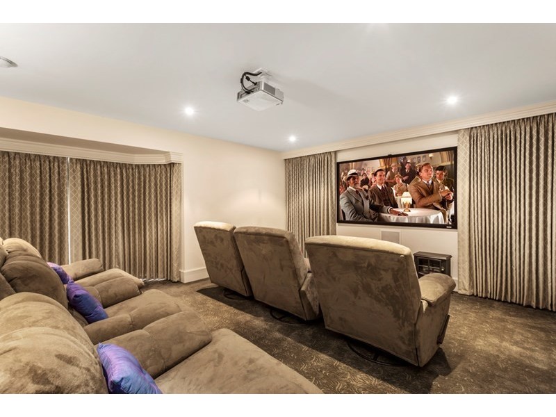 22 Long Valley Way, Doncaster East VIC 3109