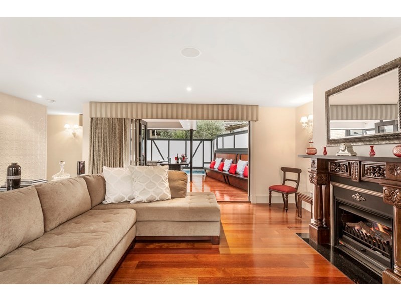 22 Long Valley Way, Doncaster East VIC 3109