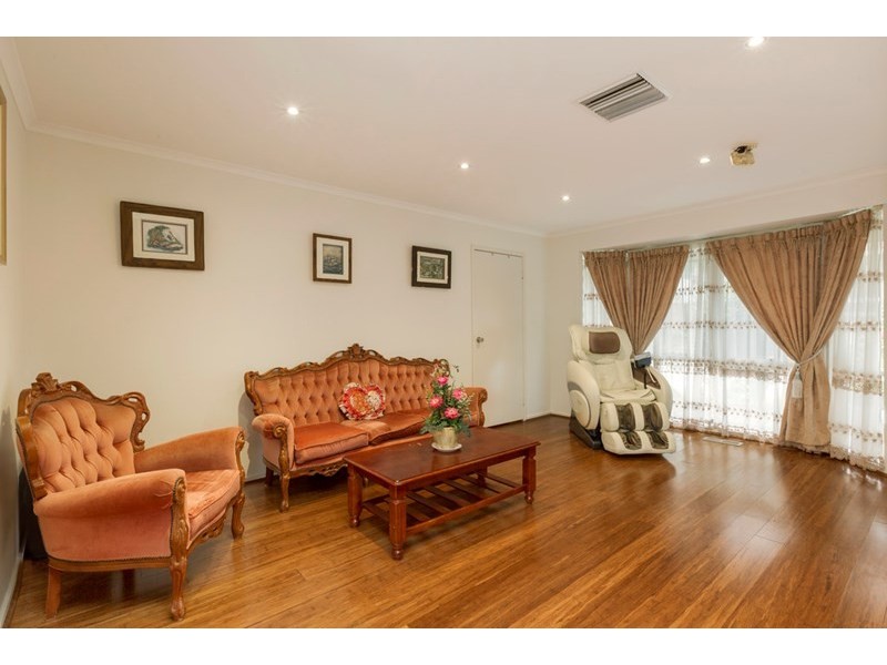 2/3 Mantell Street, Doncaster East VIC 3109