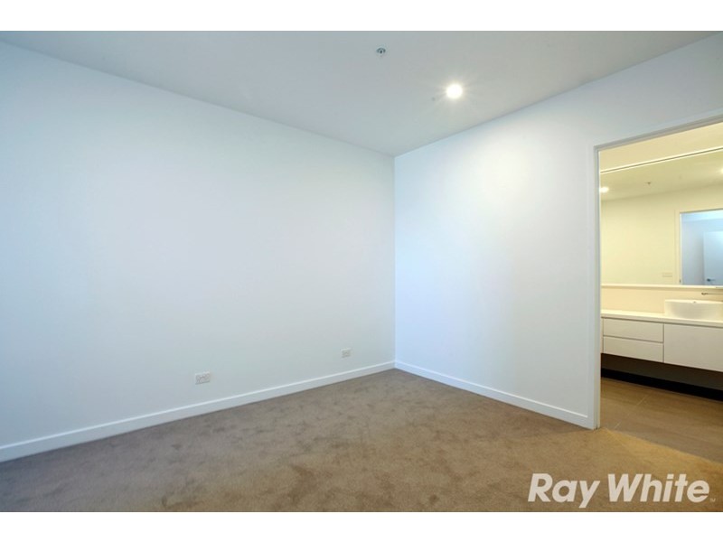 503/5 Sovereign Point Court, Doncaster VIC 3108