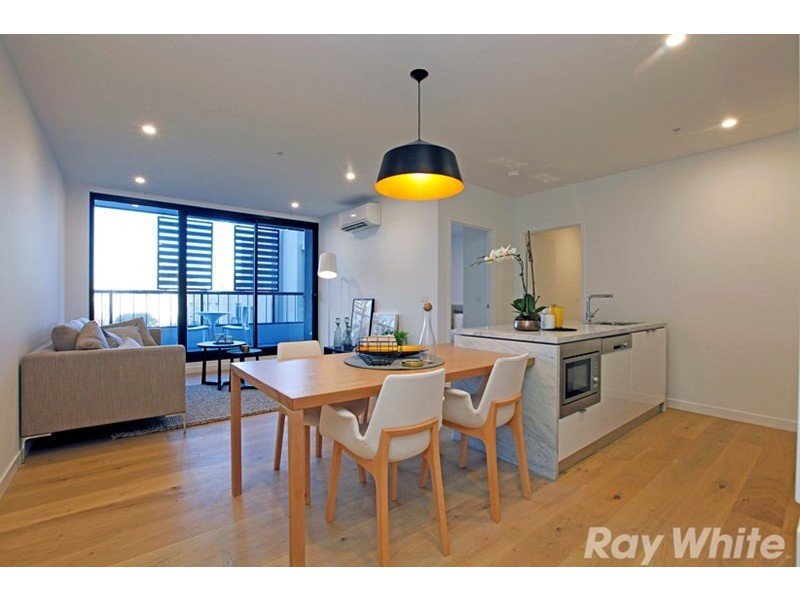 213/5 Sovereign Point Court, Doncaster VIC 3108