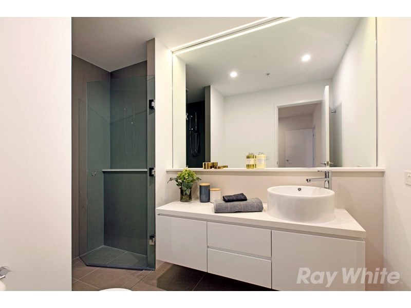 213/5 Sovereign Point Court, Doncaster VIC 3108