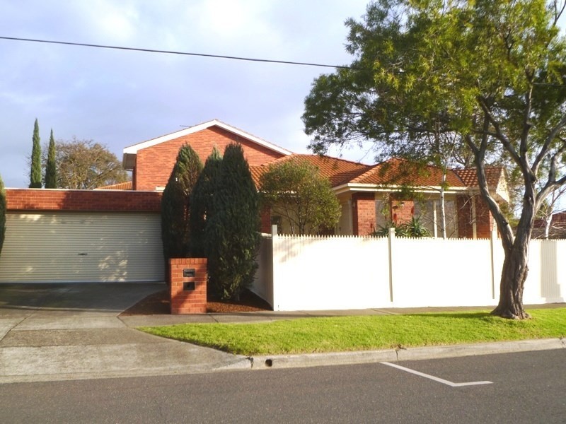 1/2 Barwon Street, Box Hill North VIC 3129