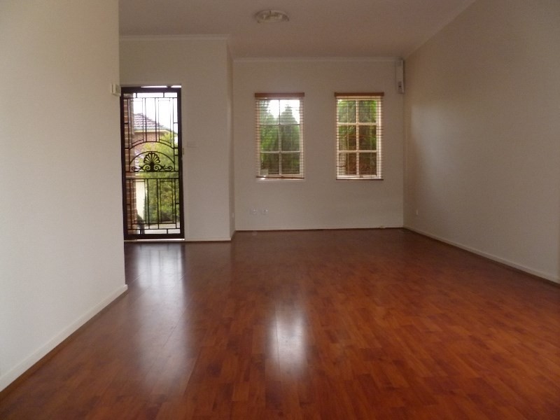 1/207 Reynolds Road, Doncaster East VIC 3109