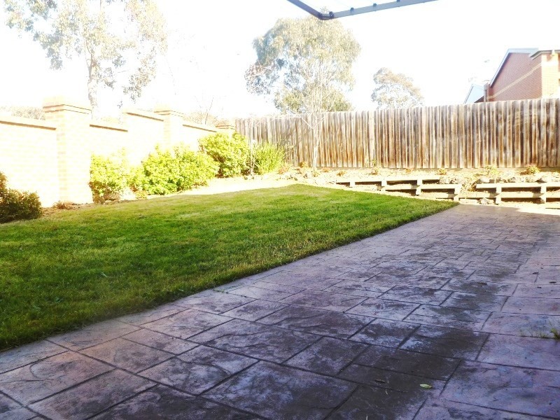1/207 Reynolds Road, Doncaster East VIC 3109