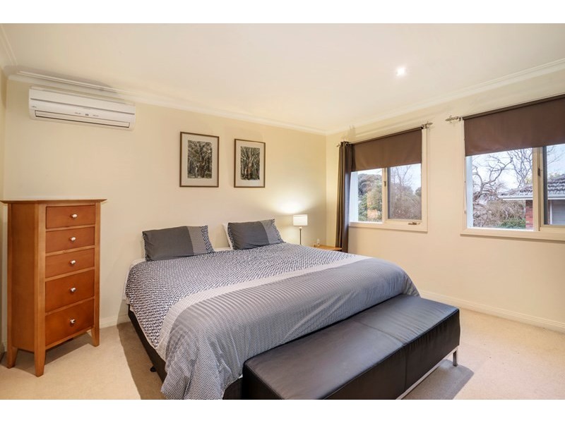 2/42 Clay Drive, Doncaster VIC 3108