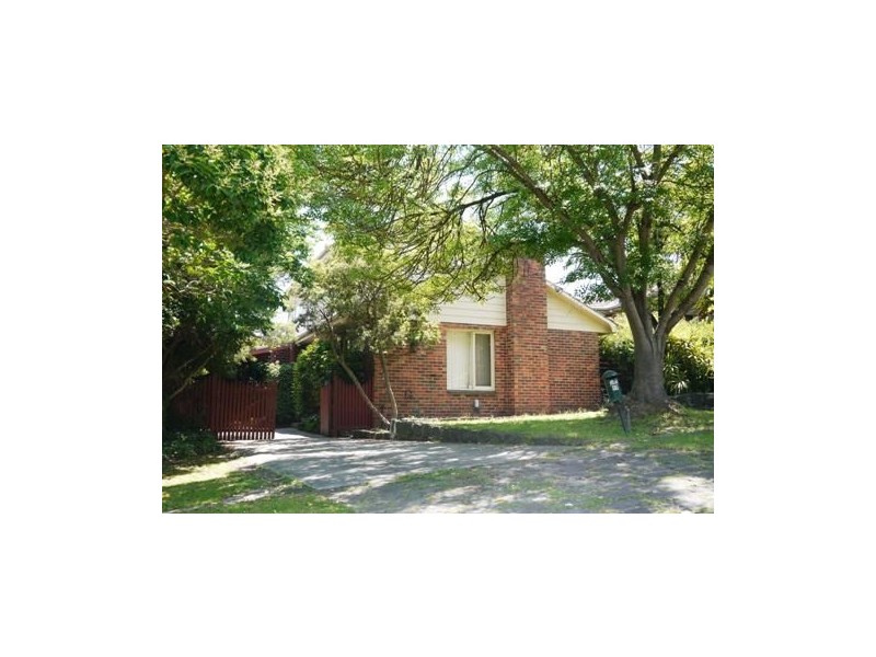 17 Gilmore Road, Doncaster VIC 3108