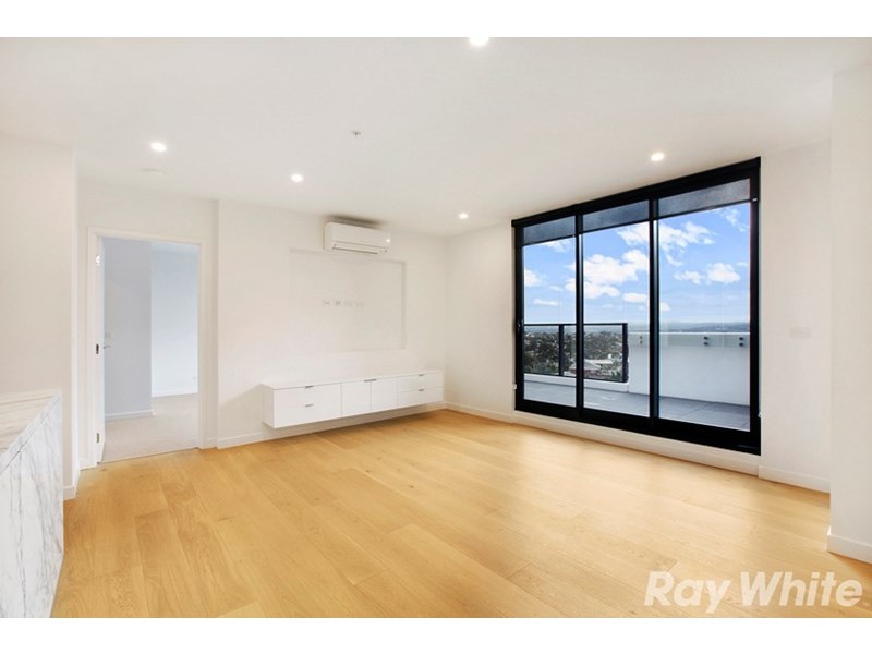 702/5 Sovereign Point Court, Doncaster VIC 3108