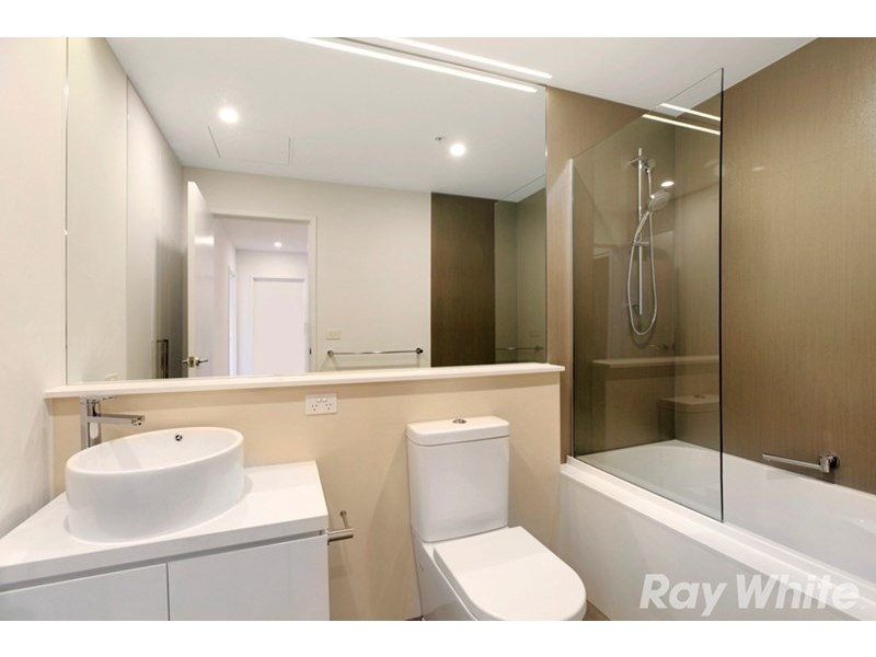 702/5 Sovereign Point Court, Doncaster VIC 3108