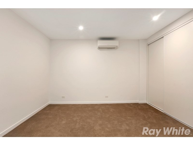 702/5 Sovereign Point Court, Doncaster VIC 3108