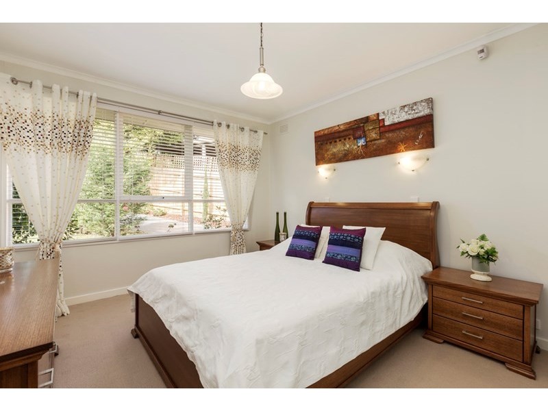 19 Bayley Grove, Doncaster VIC 3108