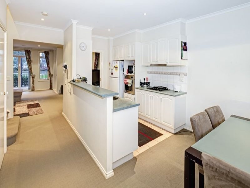15/243 Blackburn Road, Doncaster East VIC 3109