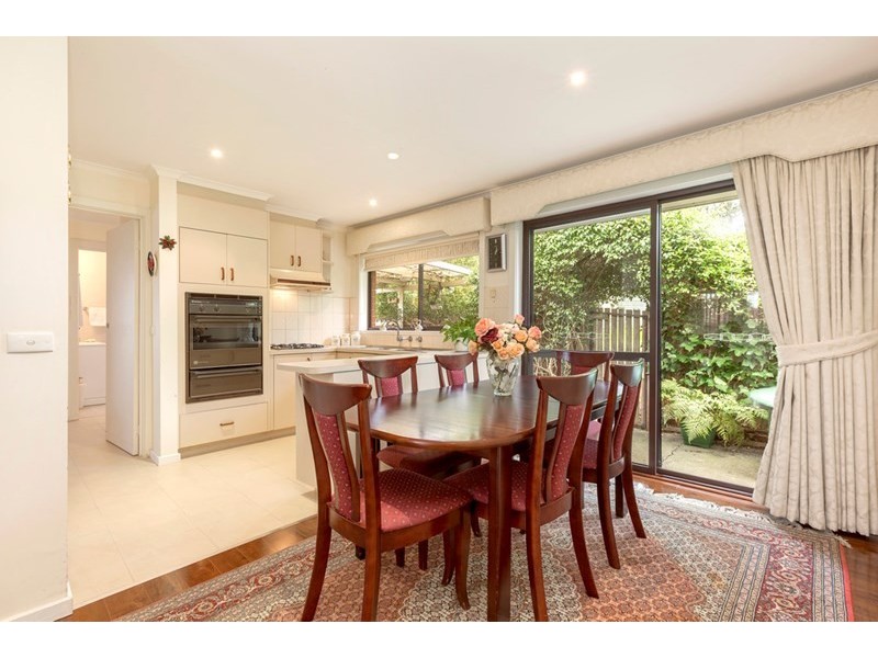 2/15 John Street, Ringwood North VIC 3134