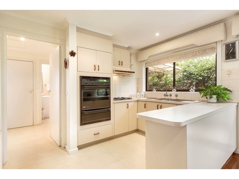 2/15 John Street, Ringwood North VIC 3134