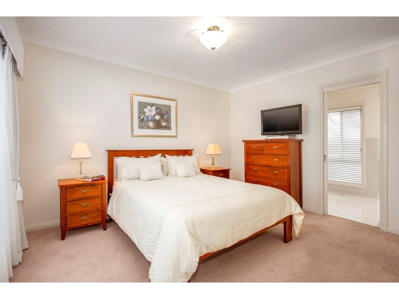 2/48 Devon Drive, Doncaster East VIC 3109