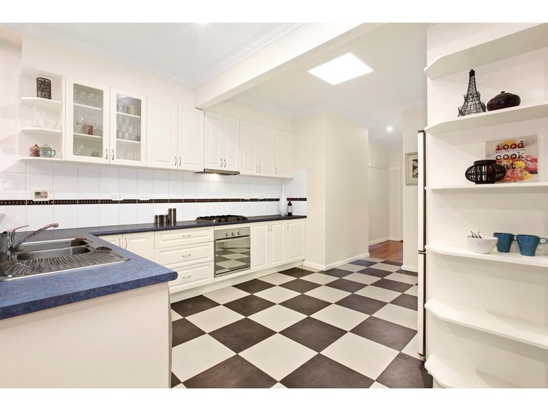 8 Strathallyn Road, Ringwood VIC 3134