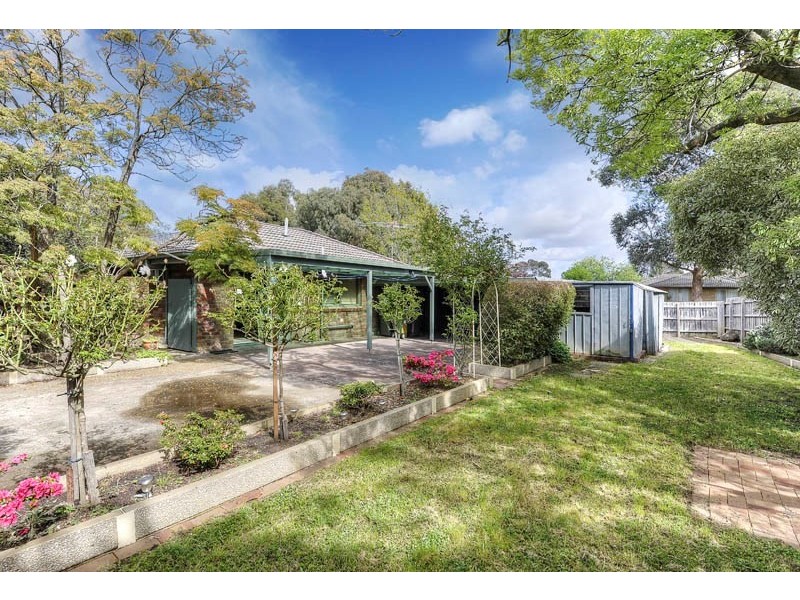 27 Mowbray Drive, Wantirna South VIC 3152