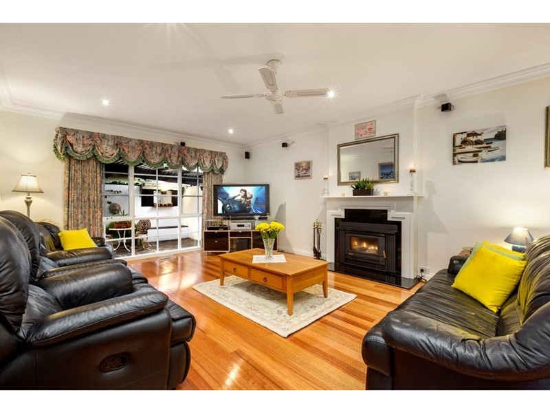 14 Beresford Close, Doncaster East VIC 3109