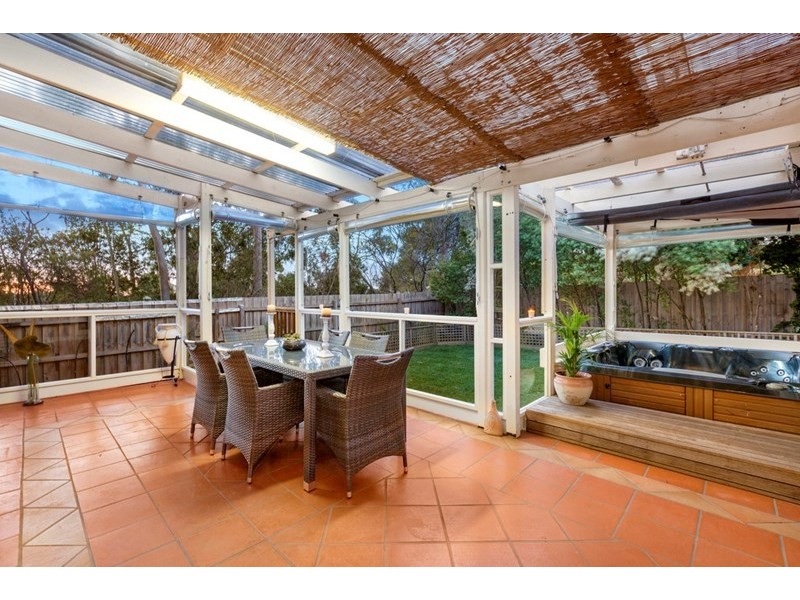 14 Beresford Close, Doncaster East VIC 3109