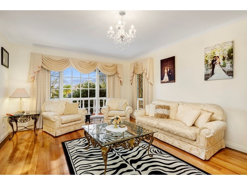 14 Beresford Close, Doncaster East VIC 3109