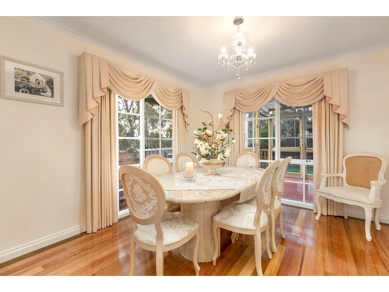 14 Beresford Close, Doncaster East VIC 3109