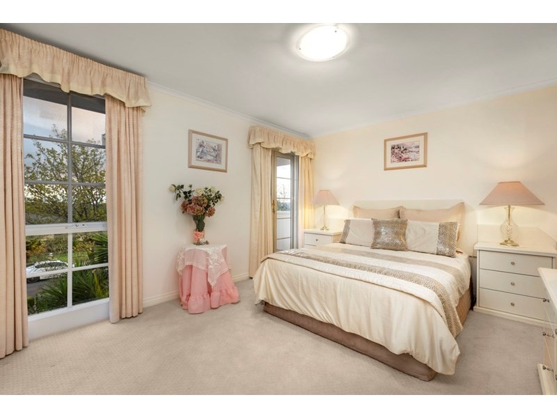 14 Beresford Close, Doncaster East VIC 3109