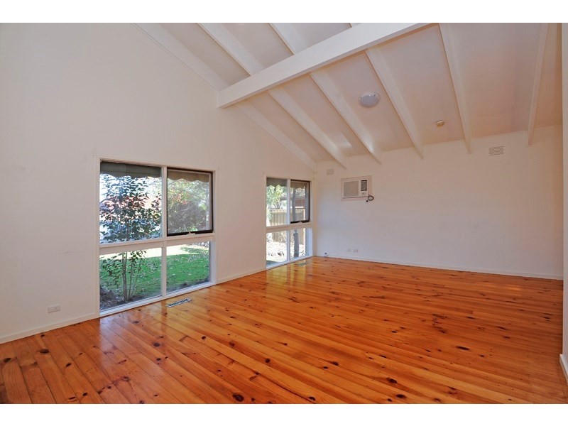 17 Inglewood Close, Doncaster East VIC 3109