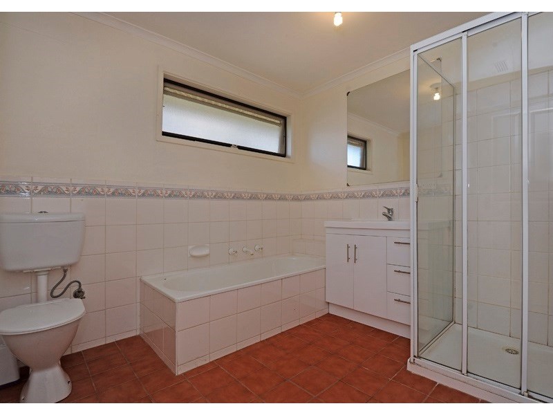 17 Inglewood Close, Doncaster East VIC 3109