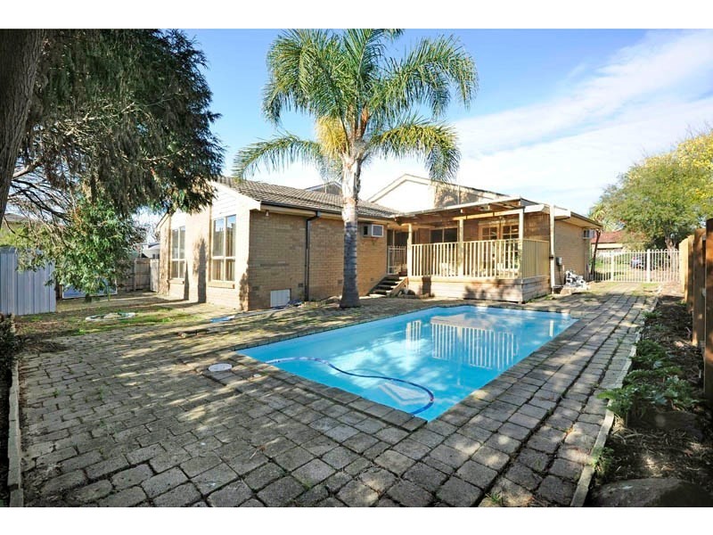 17 Inglewood Close, Doncaster East VIC 3109