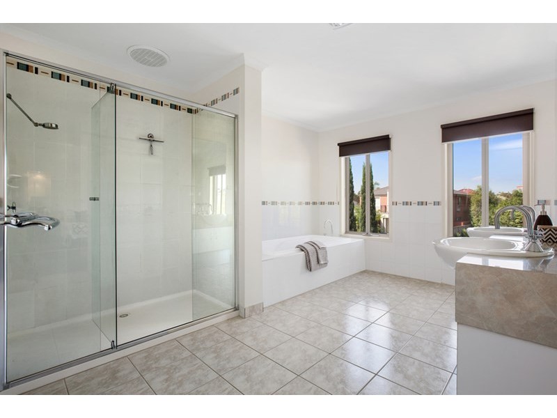 10 Scarlet Drive, Bundoora VIC 3083