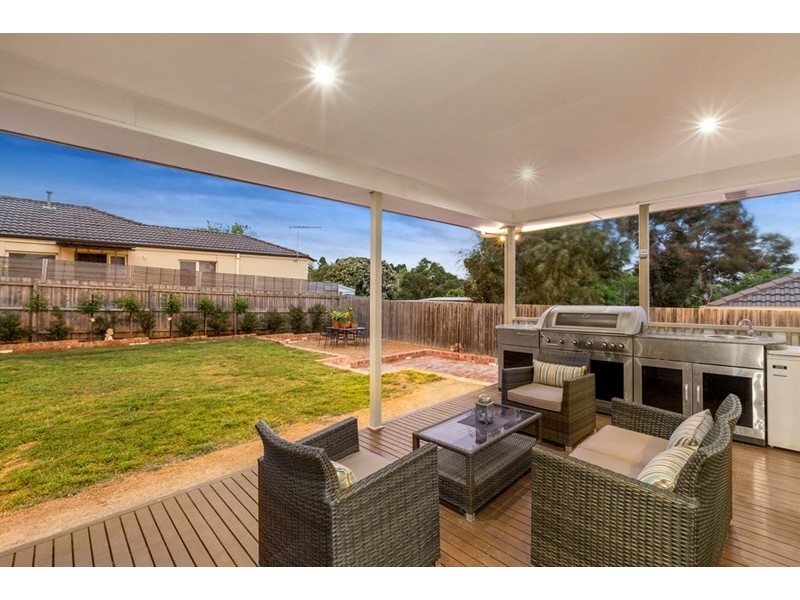 30 Lyell Parade, Greensborough VIC 3088