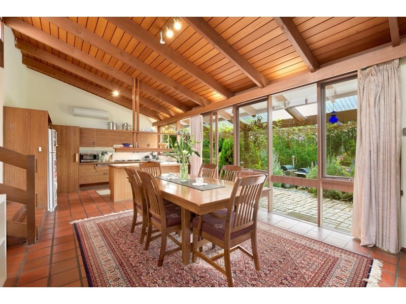 33 Sinclair Avenue, Templestowe Lower VIC 3107