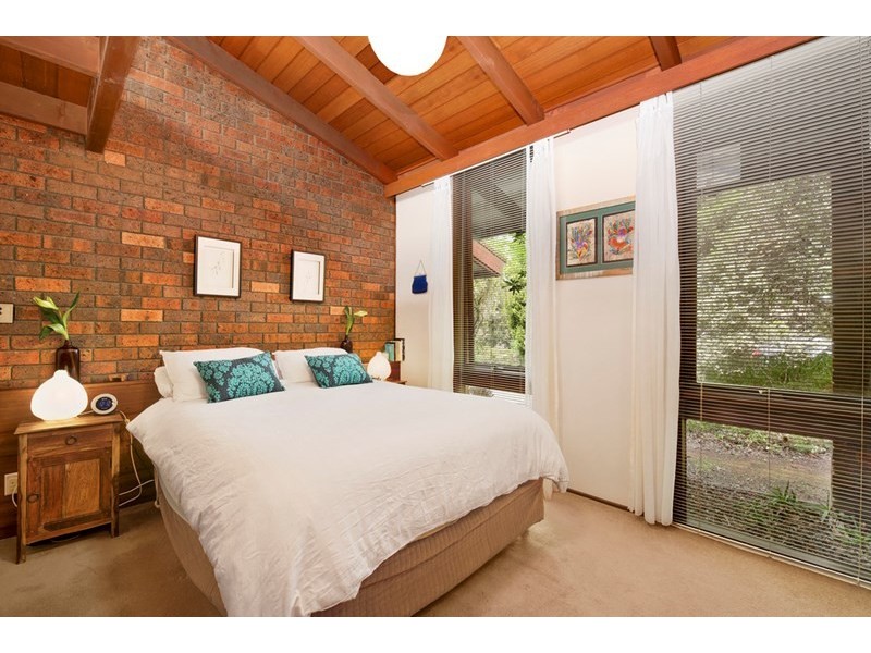 33 Sinclair Avenue, Templestowe Lower VIC 3107