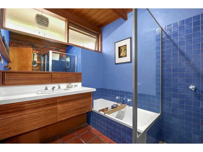 33 Sinclair Avenue, Templestowe Lower VIC 3107
