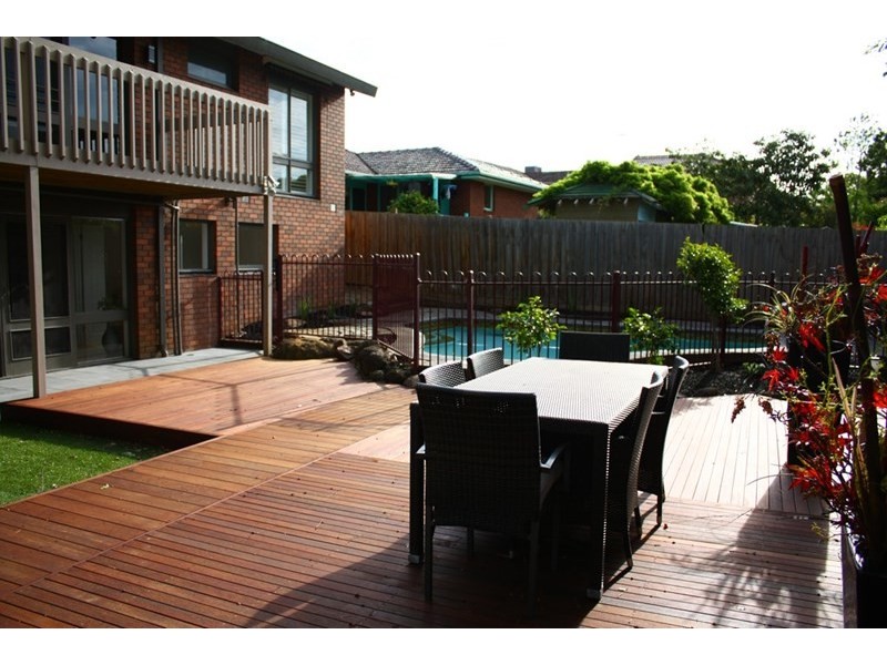 11 Oak Crescent, Templestowe Lower VIC 3107