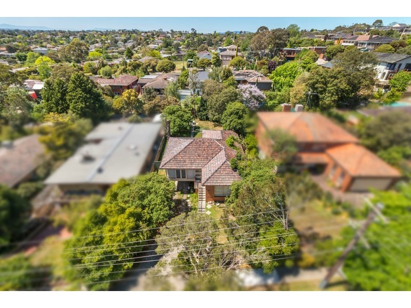 10 Howitt Drive, Templestowe Lower VIC 3107