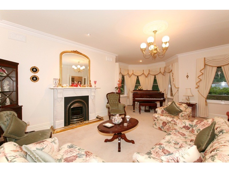 60 Deep Creek Drive, Doncaster East VIC 3109