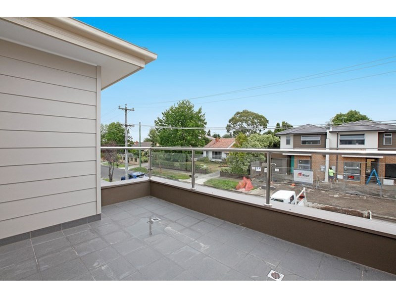 28 Dalveen Road, Ivanhoe VIC 3079